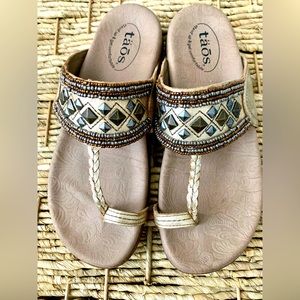 Taos Women's Genie Gold Sandal 7 M US